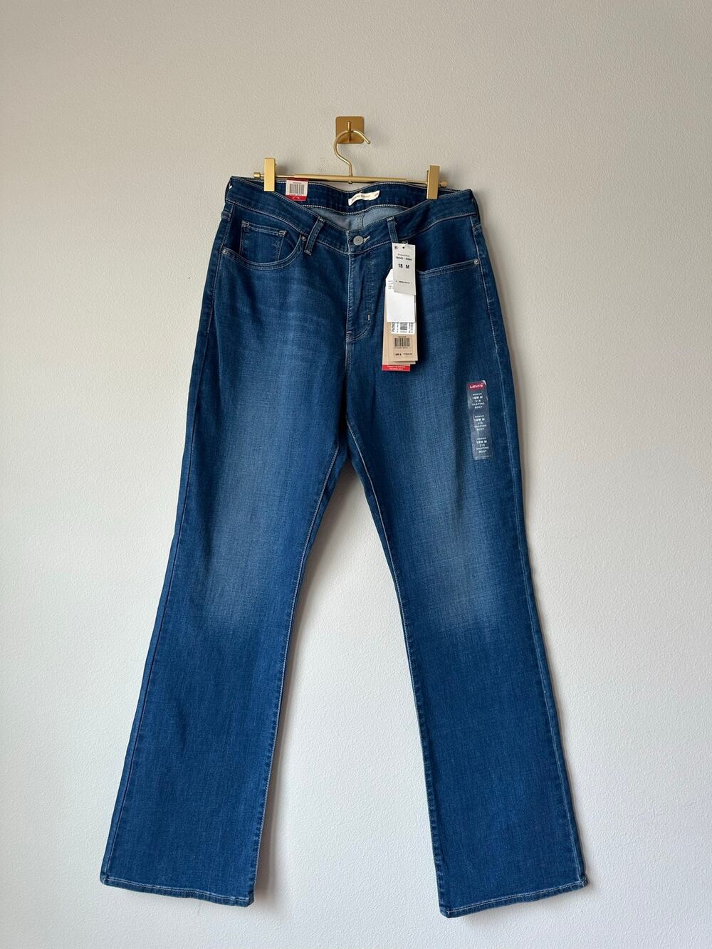 Levi’s 315 Shaping Bootcut Jeans Women 18W Medium Wash Mid Rise NWT Plus Size